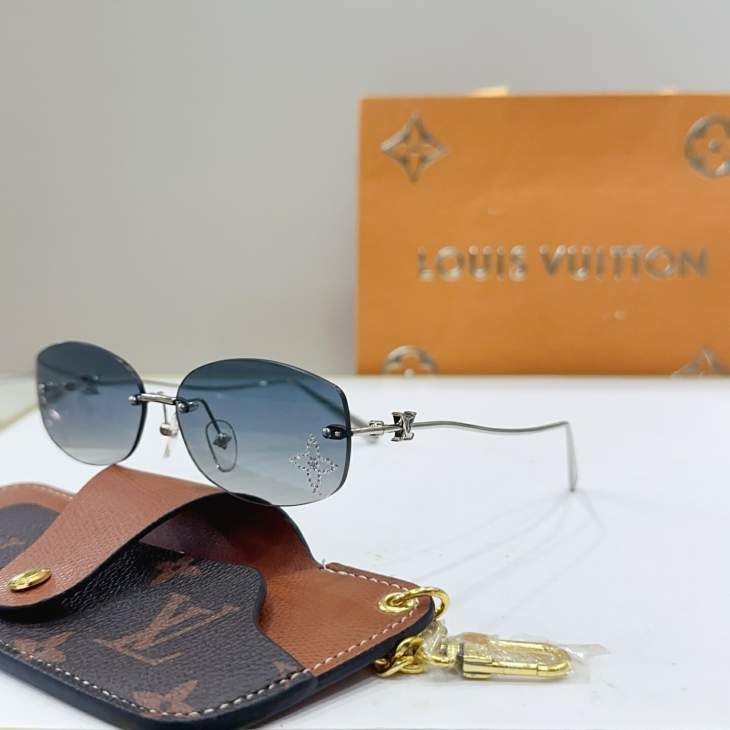 Picture of Louis Vuitton Sunglasses _SKUfw75015597fw
